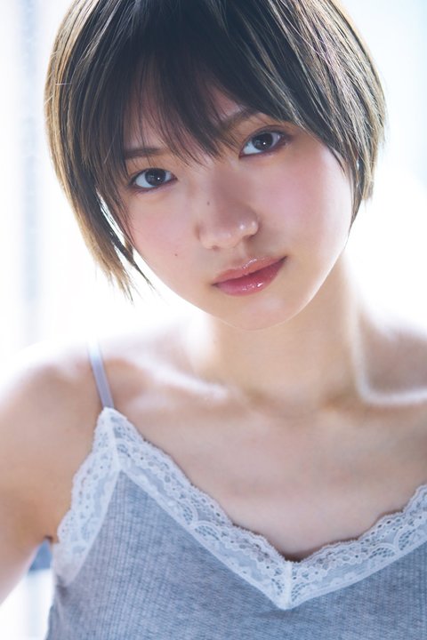 NMB48のショートカット美少女・太田夢莉、「夏」ど真ん中グラビアで美肌披露  - ORICON NEWS